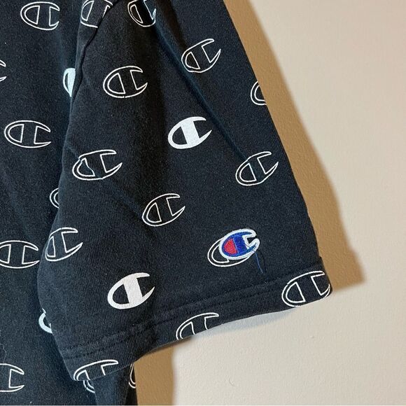 ✨ Champion Men’s Black Printed Shirt Small - Picture 3 of 8